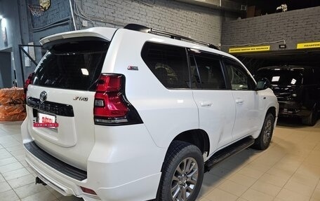 Toyota Land Cruiser Prado 150 рестайлинг 2, 2018 год, 4 400 000 рублей, 3 фотография