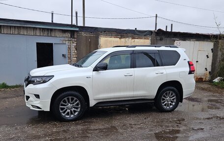 Toyota Land Cruiser Prado 150 рестайлинг 2, 2018 год, 4 400 000 рублей, 5 фотография