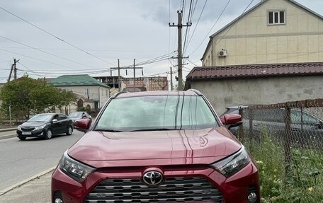 Toyota RAV4, 2020 год, 2 750 000 рублей, 2 фотография