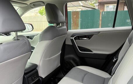 Toyota RAV4, 2020 год, 2 750 000 рублей, 8 фотография
