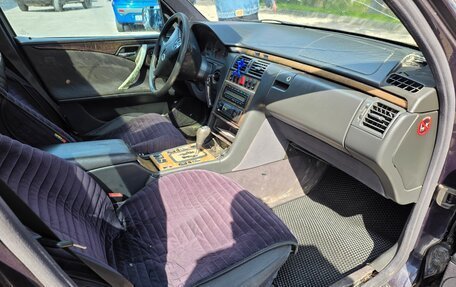 Mercedes-Benz E-Класс, 1998 год, 450 000 рублей, 5 фотография
