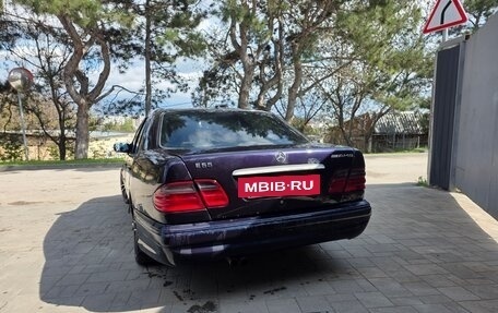 Mercedes-Benz E-Класс, 1998 год, 450 000 рублей, 3 фотография
