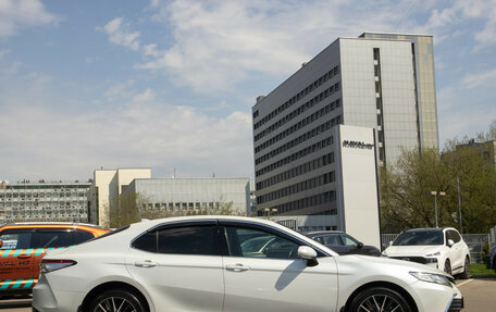 Toyota Camry, 2021 год, 3 779 000 рублей, 2 фотография