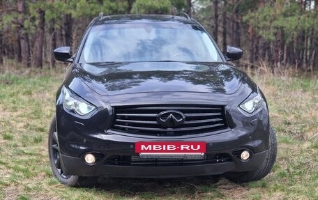 Infiniti QX70, 2014 год, 2 490 000 рублей, 2 фотография