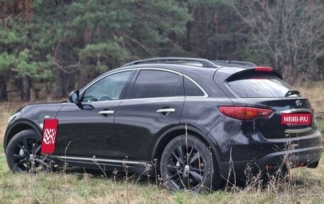 Infiniti QX70, 2014 год, 2 490 000 рублей, 10 фотография
