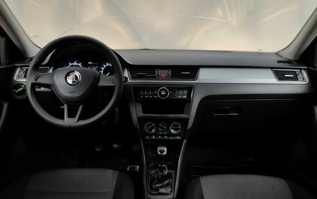 Skoda Rapid I, 2018 год, 1 225 000 рублей, 12 фотография