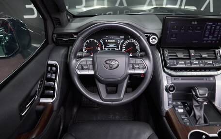 Toyota Land Cruiser, 2022 год, 18 500 000 рублей, 37 фотография
