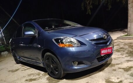 Toyota Yaris III рестайлинг, 2006 год, 675 000 рублей, 1 фотография