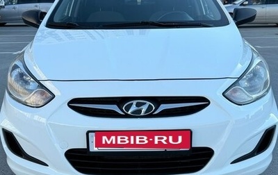 Hyundai Solaris II рестайлинг, 2011 год, 870 000 рублей, 1 фотография