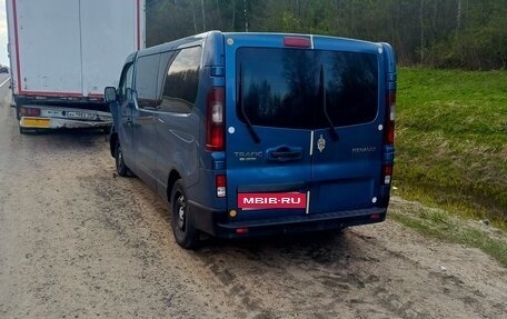 Renault Trafic, 2016 год, 1 000 000 рублей, 4 фотография
