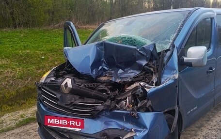 Renault Trafic, 2016 год, 1 000 000 рублей, 12 фотография