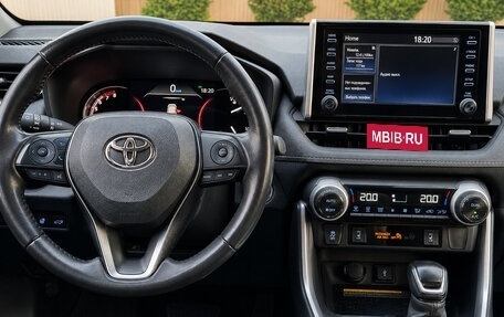 Toyota RAV4, 2021 год, 4 500 000 рублей, 3 фотография