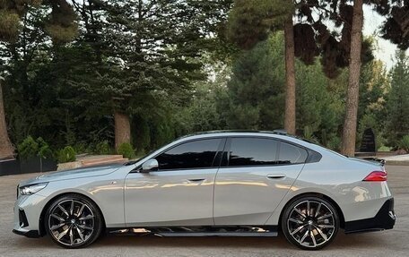 BMW 5 серия, 2024 год, 6 410 000 рублей, 3 фотография