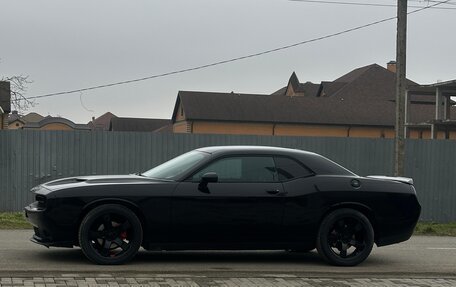 Dodge Challenger III рестайлинг 2, 2017 год, 1 700 000 рублей, 3 фотография