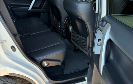 Toyota Land Cruiser Prado 150 рестайлинг 2, 2019 год, 5 900 000 рублей, 9 фотография
