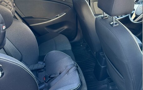 Hyundai Solaris II рестайлинг, 2011 год, 870 000 рублей, 13 фотография