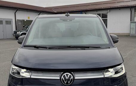 Volkswagen Multivan, 2023 год, 5 300 000 рублей, 2 фотография
