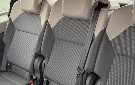 Volkswagen Multivan, 2023 год, 5 300 000 рублей, 10 фотография