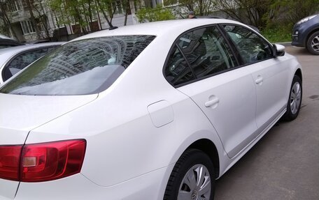 Volkswagen Jetta VI, 2013 год, 1 300 000 рублей, 2 фотография