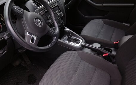 Volkswagen Jetta VI, 2013 год, 1 300 000 рублей, 4 фотография