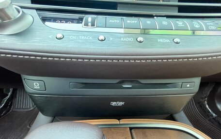 Lexus LS IV, 2017 год, 7 990 000 рублей, 34 фотография