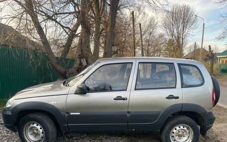 Chevrolet Niva I рестайлинг, 2015 год, 430 000 рублей, 2 фотография