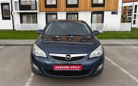 Opel Astra J, 2010 год, 490 000 рублей, 1 фотография