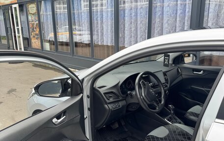Hyundai Solaris II рестайлинг, 2022 год, 1 740 000 рублей, 8 фотография