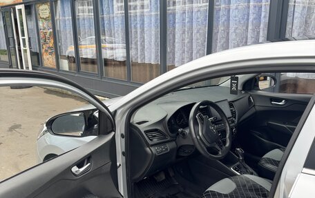 Hyundai Solaris II рестайлинг, 2022 год, 1 740 000 рублей, 9 фотография
