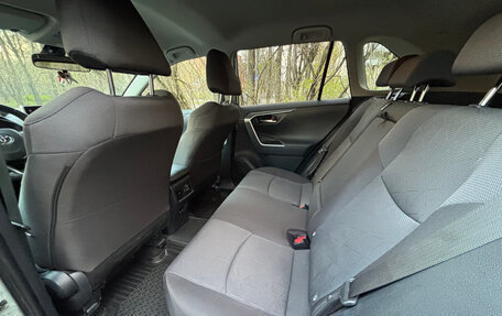 Toyota RAV4, 2020 год, 2 650 000 рублей, 11 фотография