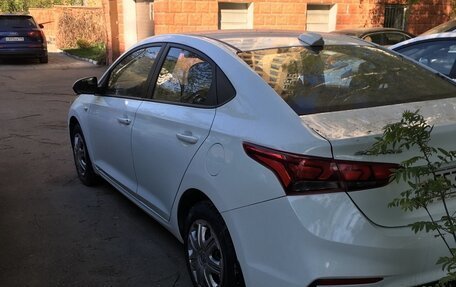 Hyundai Solaris II рестайлинг, 2017 год, 495 000 рублей, 3 фотография