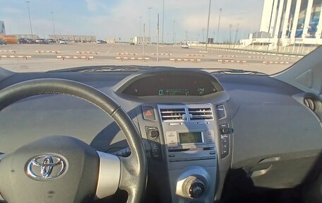 Toyota Yaris III рестайлинг, 2008 год, 750 000 рублей, 8 фотография