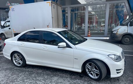 Mercedes-Benz C-Класс, 2011 год, 1 300 000 рублей, 2 фотография