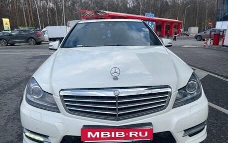Mercedes-Benz C-Класс, 2011 год, 1 300 000 рублей, 24 фотография