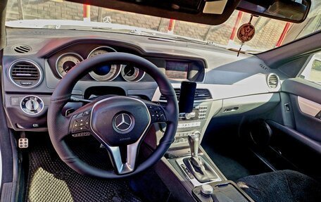 Mercedes-Benz C-Класс, 2011 год, 1 300 000 рублей, 36 фотография