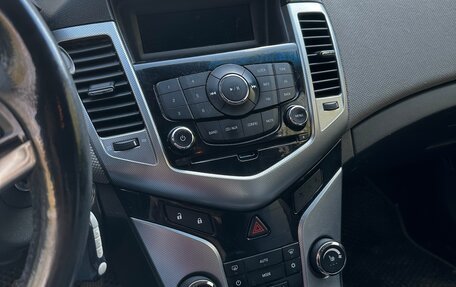 Chevrolet Cruze II, 2012 год, 800 000 рублей, 10 фотография