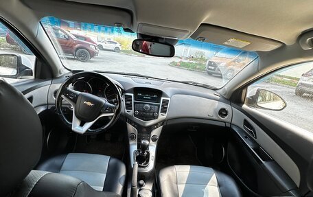 Chevrolet Cruze II, 2012 год, 800 000 рублей, 9 фотография