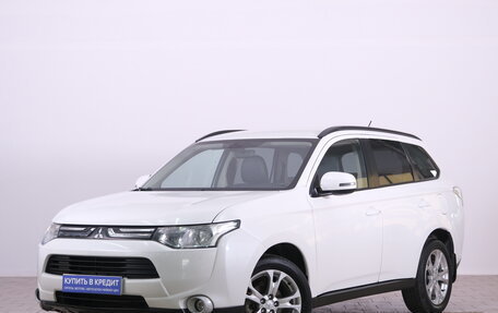 Mitsubishi Outlander III рестайлинг 3, 2012 год, 1 549 000 рублей, 4 фотография