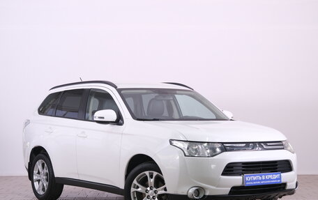Mitsubishi Outlander III рестайлинг 3, 2012 год, 1 549 000 рублей, 2 фотография