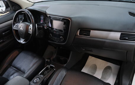 Mitsubishi Outlander III рестайлинг 3, 2012 год, 1 549 000 рублей, 19 фотография