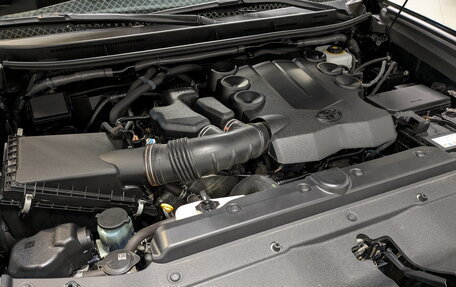 Toyota Land Cruiser Prado 150 рестайлинг 2, 2020 год, 6 250 000 рублей, 9 фотография