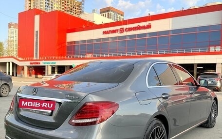 Mercedes-Benz E-Класс, 2018 год, 3 300 000 рублей, 5 фотография