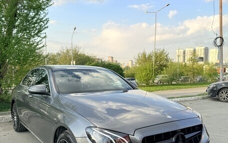 Mercedes-Benz E-Класс, 2018 год, 3 300 000 рублей, 10 фотография