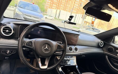 Mercedes-Benz E-Класс, 2018 год, 3 300 000 рублей, 14 фотография