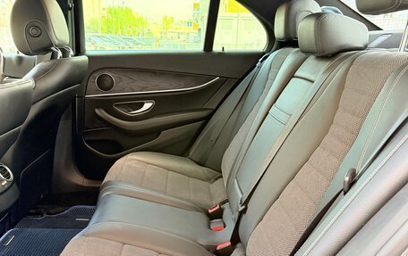Mercedes-Benz E-Класс, 2018 год, 3 300 000 рублей, 16 фотография
