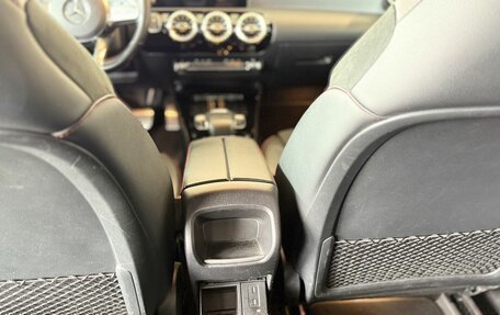 Mercedes-Benz CLA, 2019 год, 2 600 000 рублей, 23 фотография