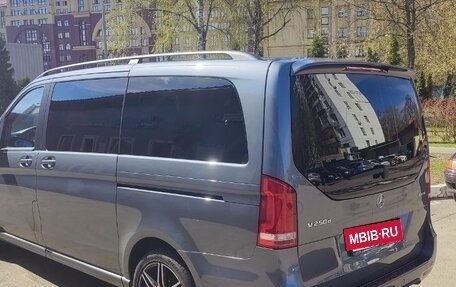 Mercedes-Benz V-Класс, 2019 год, 5 200 000 рублей, 3 фотография