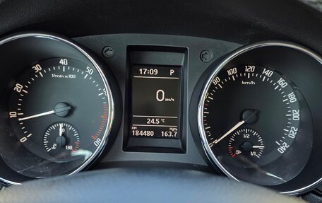 Skoda Yeti I рестайлинг, 2017 год, 1 700 000 рублей, 22 фотография
