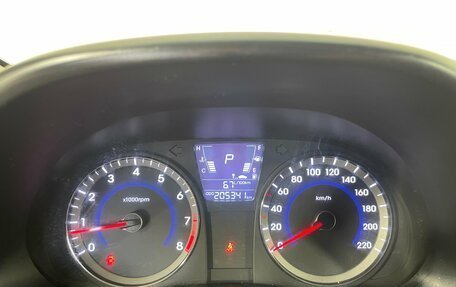 Hyundai Solaris II рестайлинг, 2011 год, 739 000 рублей, 14 фотография