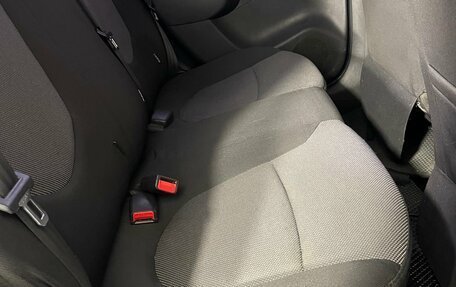 Hyundai Solaris II рестайлинг, 2011 год, 739 000 рублей, 18 фотография